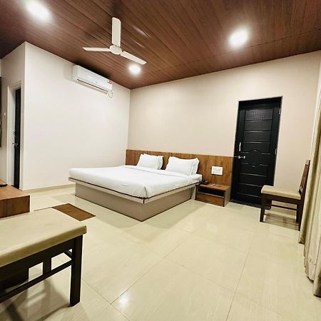 Hotel Grand Indu, 3 Star Kolhapur Esterno foto