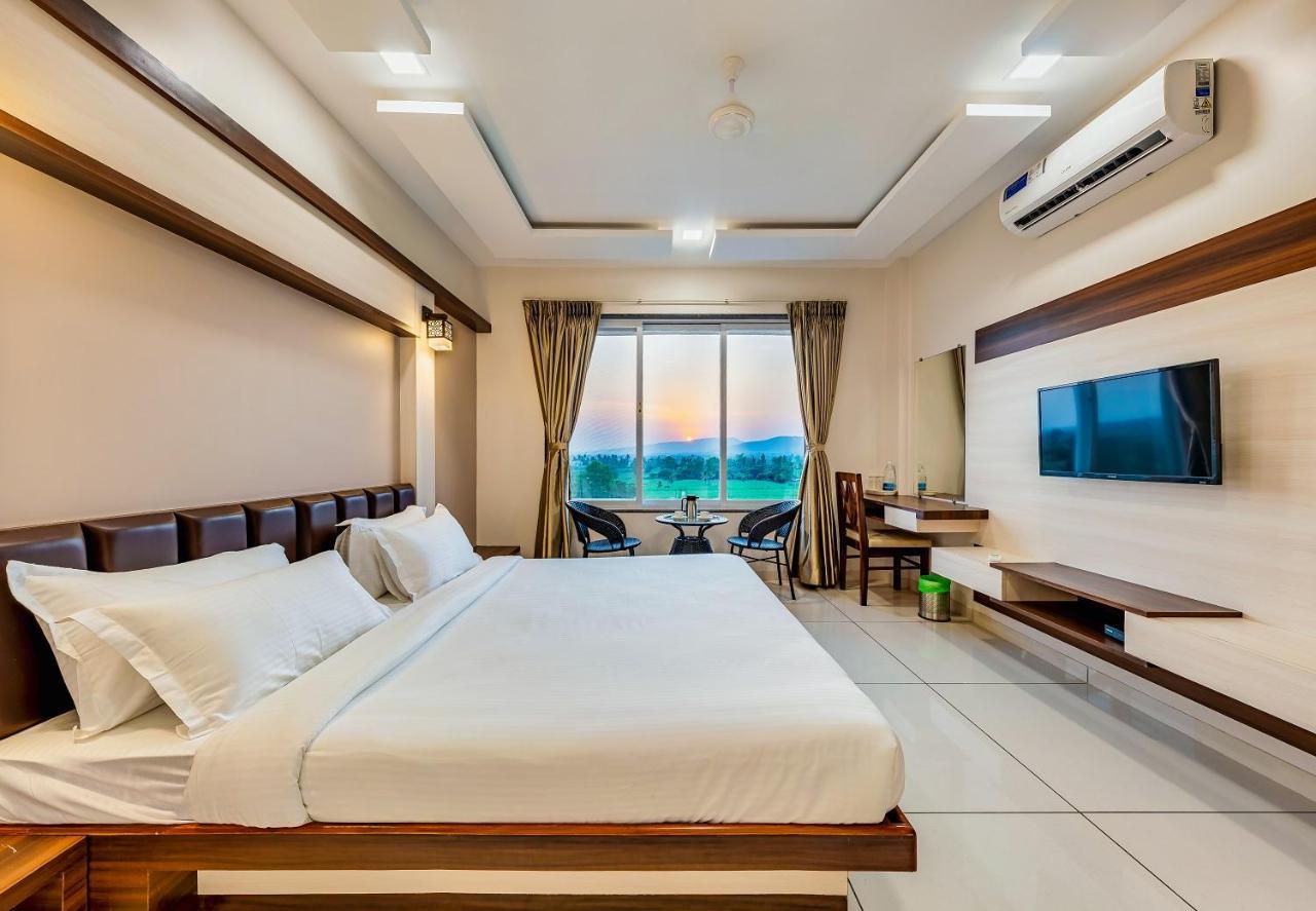 Hotel Grand Indu, 3 Star Kolhapur Esterno foto