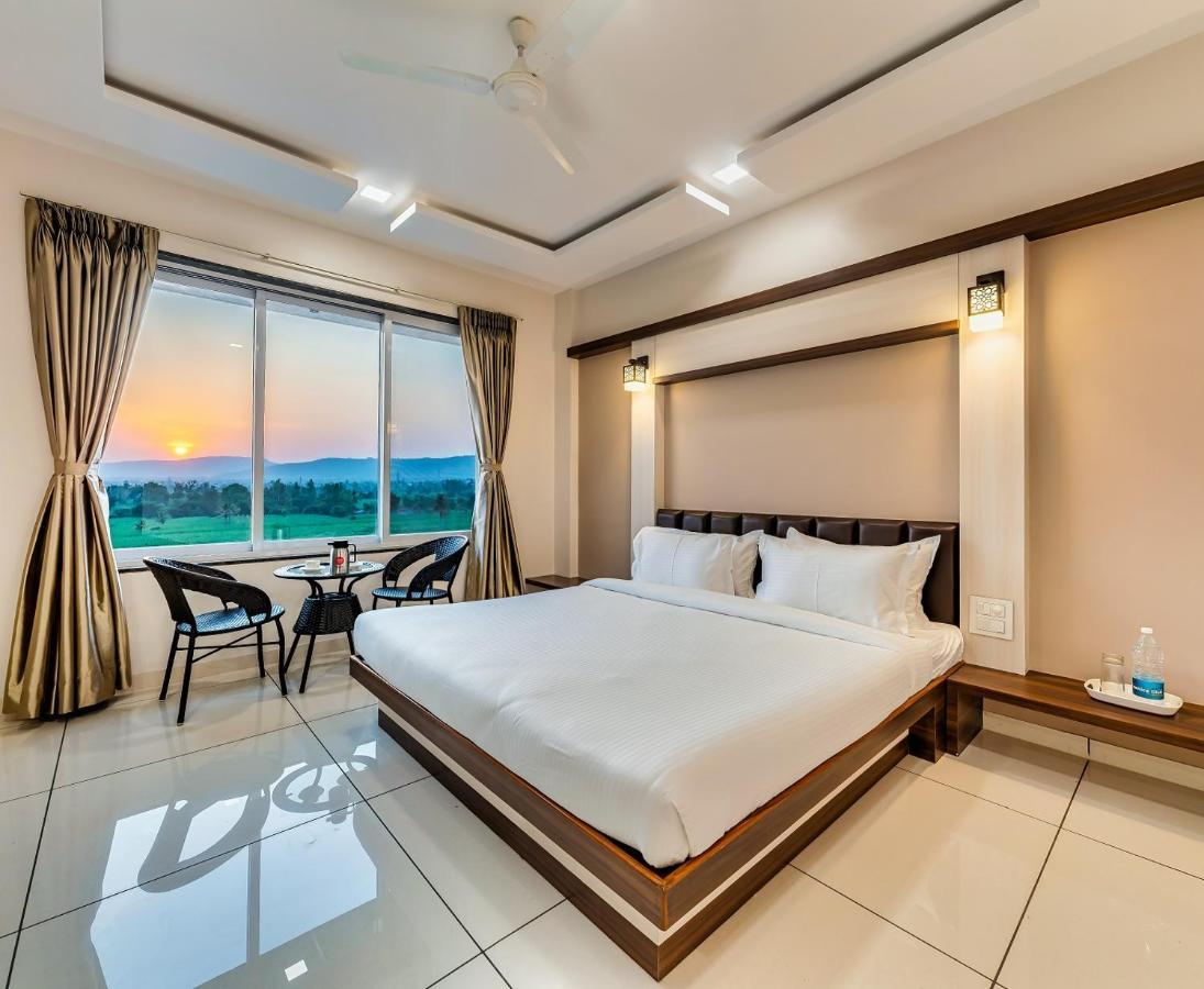 Hotel Grand Indu, 3 Star Kolhapur Esterno foto