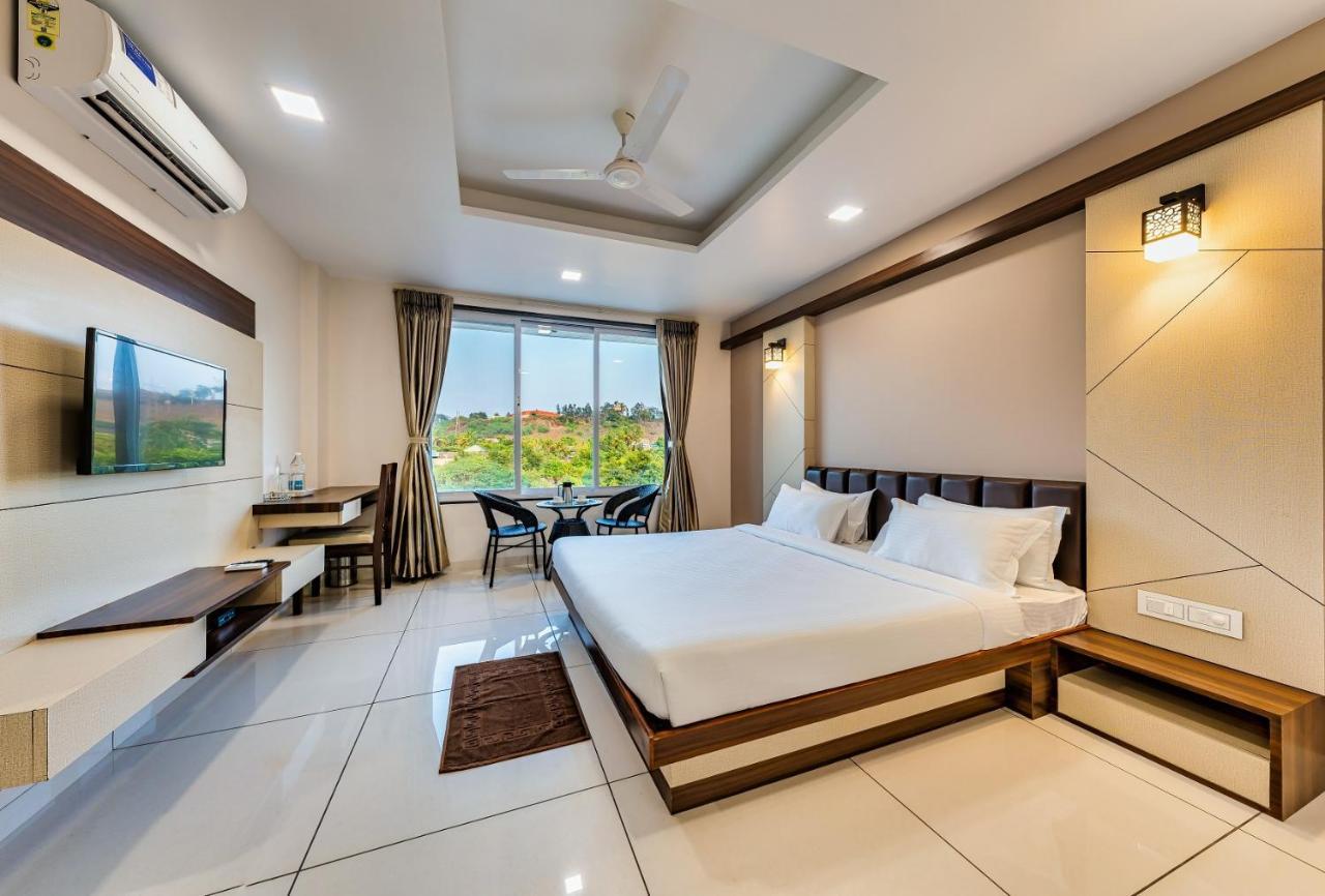 Hotel Grand Indu, 3 Star Kolhapur Esterno foto