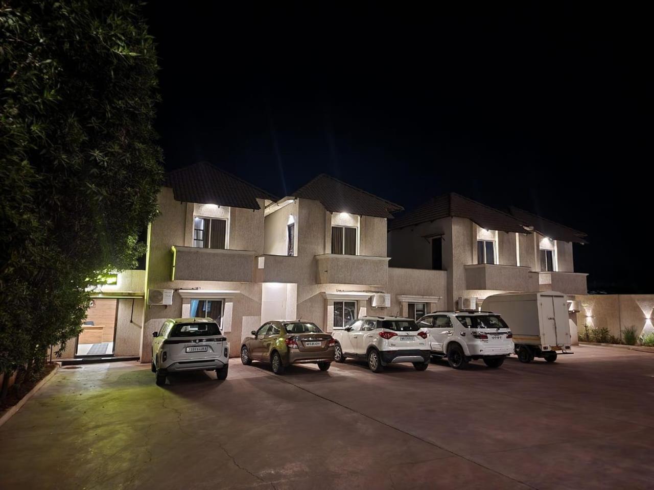 Hotel Grand Indu, 3 Star Kolhapur Esterno foto